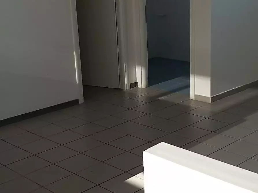 Immagine 6 di Ufficio in affitto  a Bientina
