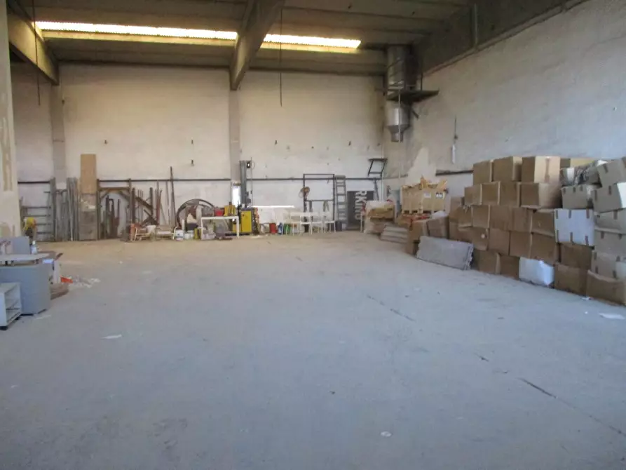 Immagine 2 di Attività artigianale in vendita  a Bientina