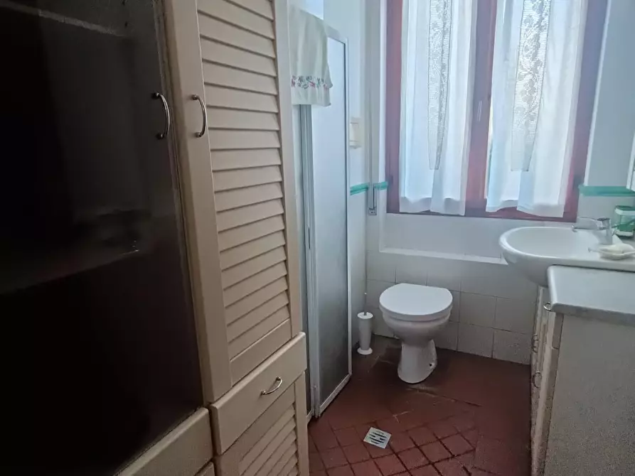 Immagine 38 di Appartamento in vendita  a Carrara