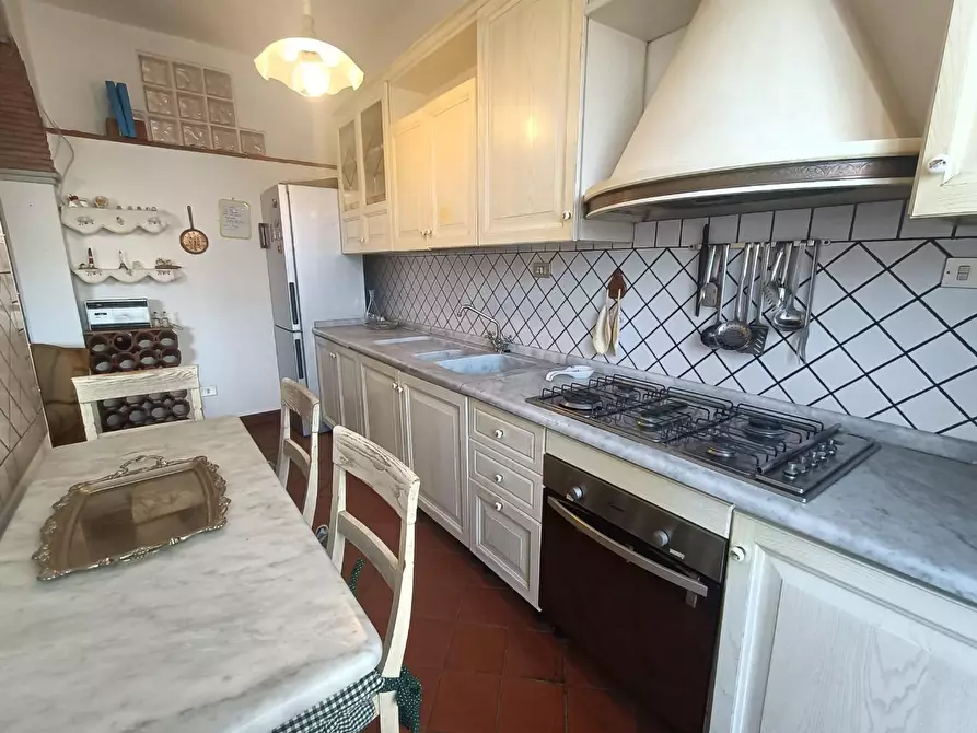 Immagine 20 di Appartamento in vendita  a Carrara