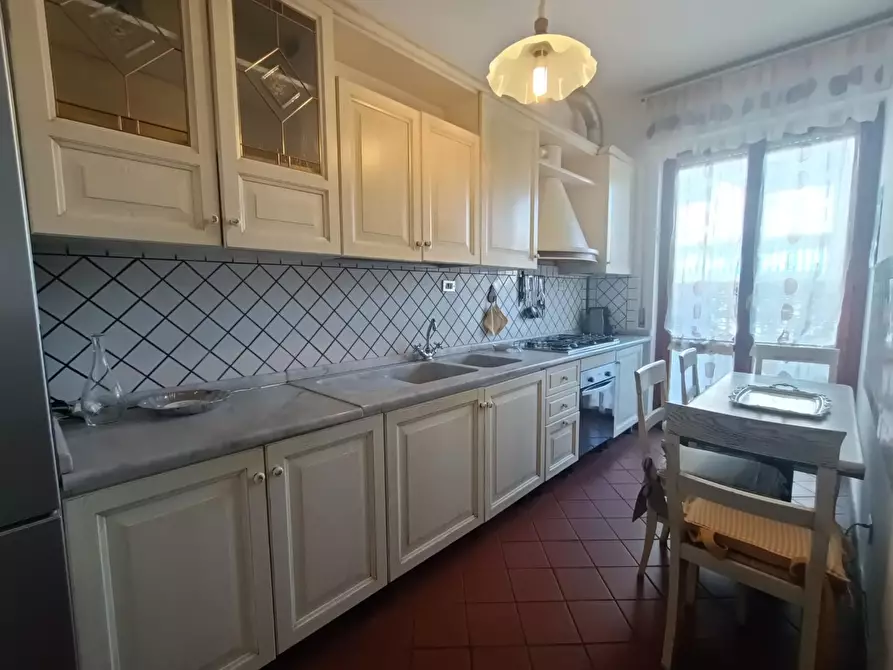 Immagine 3 di Appartamento in vendita  a Carrara