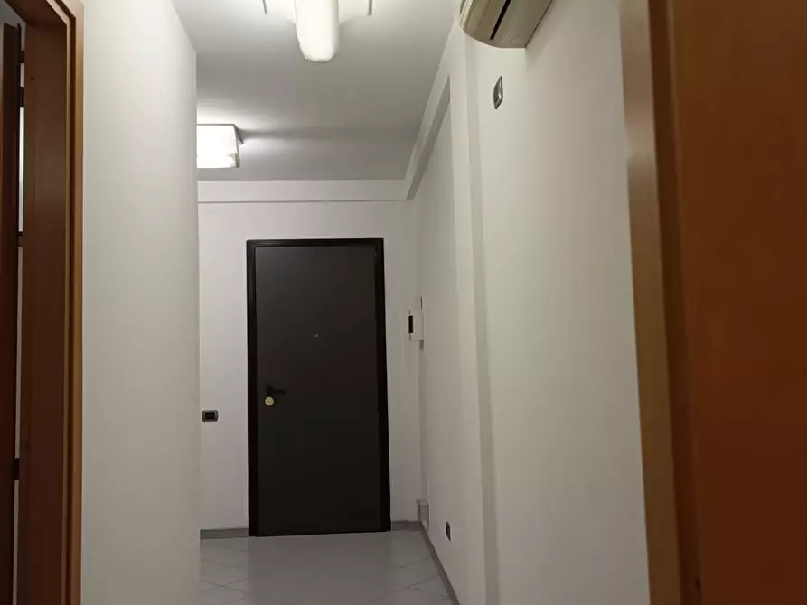 Immagine 9 di Ufficio in vendita  a Massa