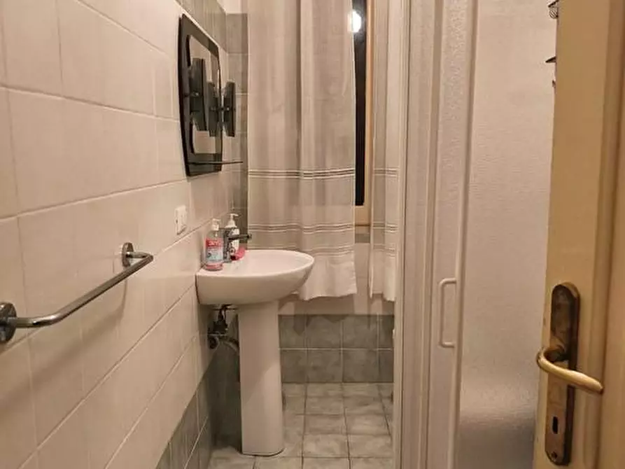 Immagine 8 di Casa semindipendente in vendita  a Ortonovo