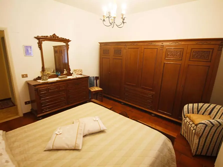 Immagine 13 di Casa bifamiliare in vendita  a Lamporecchio