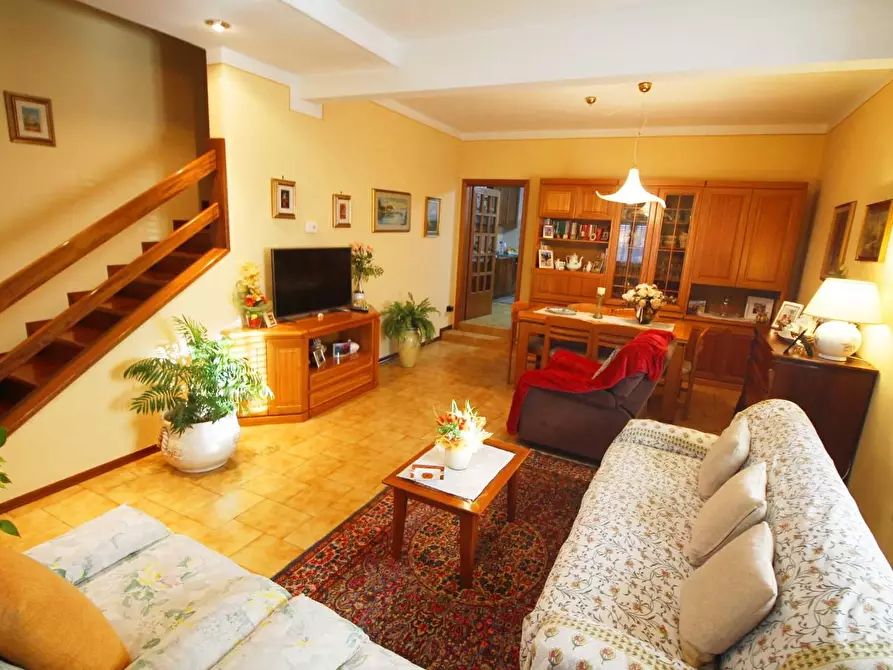 Immagine 7 di Casa bifamiliare in vendita  a Lamporecchio