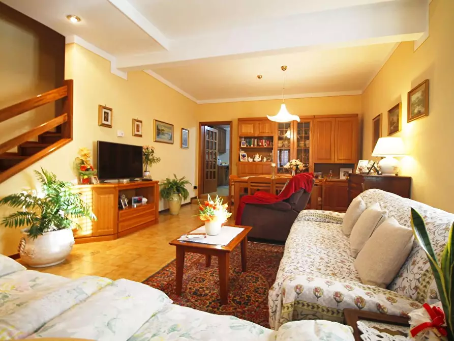 Immagine 6 di Casa bifamiliare in vendita  a Lamporecchio