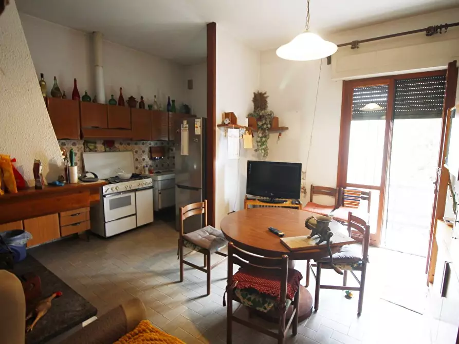 Immagine 2 di Villa in vendita  a Larciano