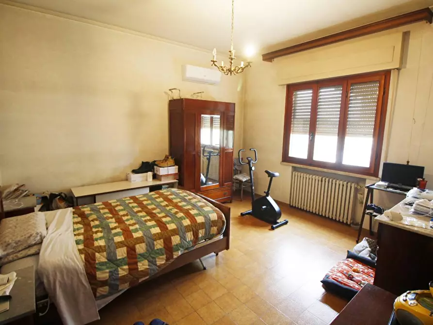 Immagine 11 di Villa in vendita  a Larciano