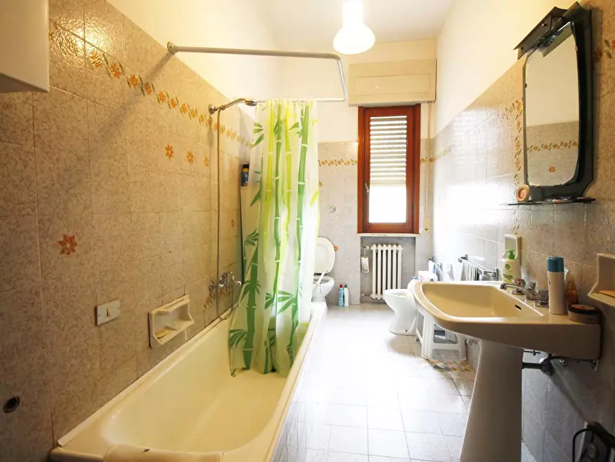 Immagine 6 di Villa in vendita  a Larciano