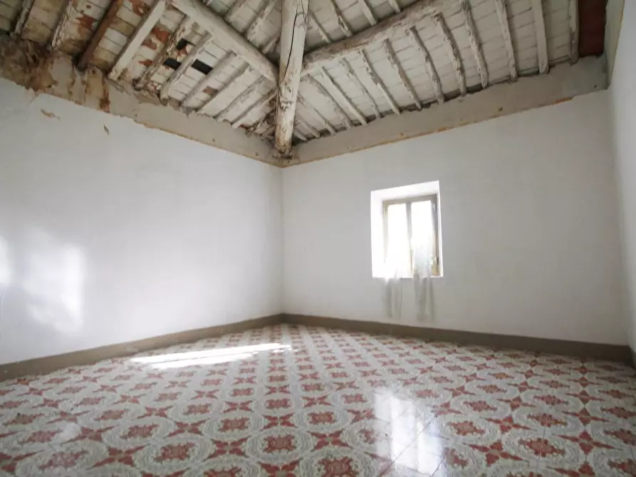 Immagine 12 di Casa colonica in vendita  a Vinci