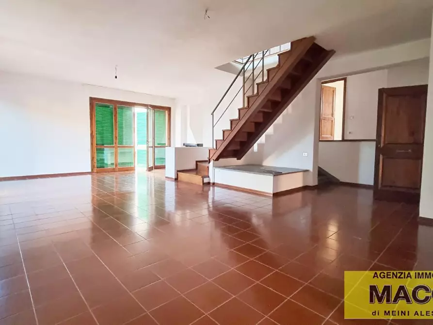 Immagine 1 di Mansarda in vendita  a Ponsacco