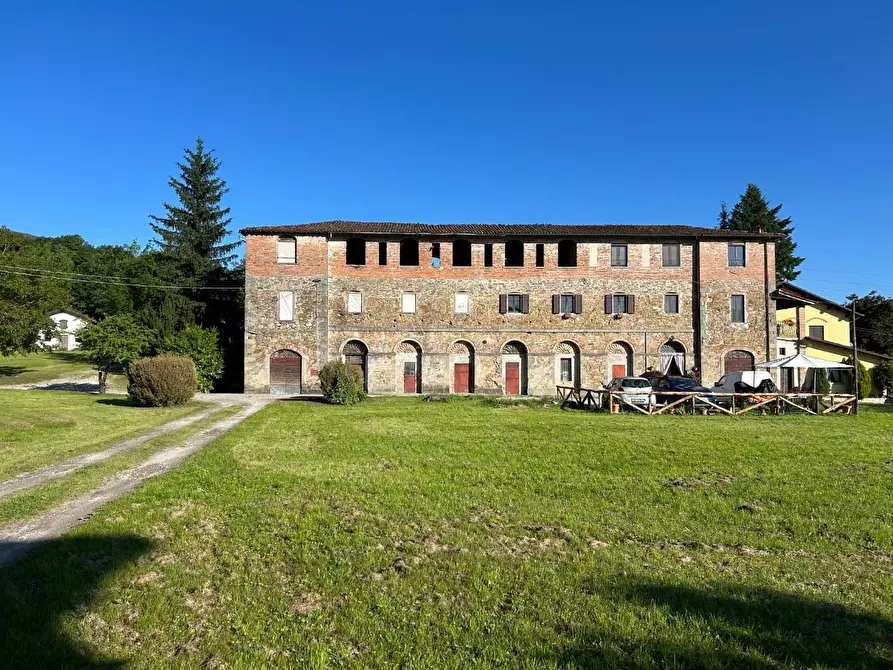 Immagine 1 di Casa colonica in vendita  a Castelnuovo Di Garfagnana