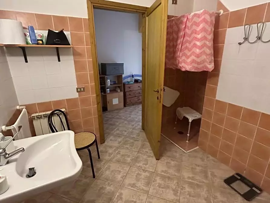 Immagine 36 di Casa colonica in vendita  a Castelnuovo Di Garfagnana