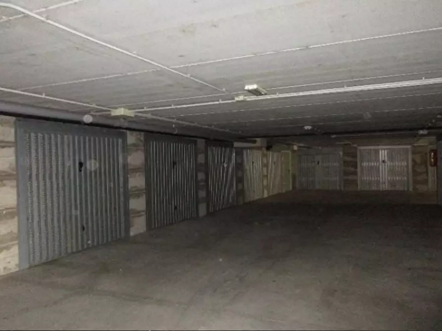 Immagine 3 di Garage in vendita  a Rosate