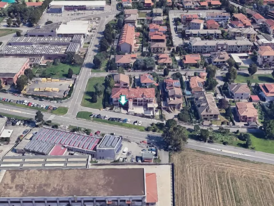 Immagine 4 di Garage in vendita  a Rosate