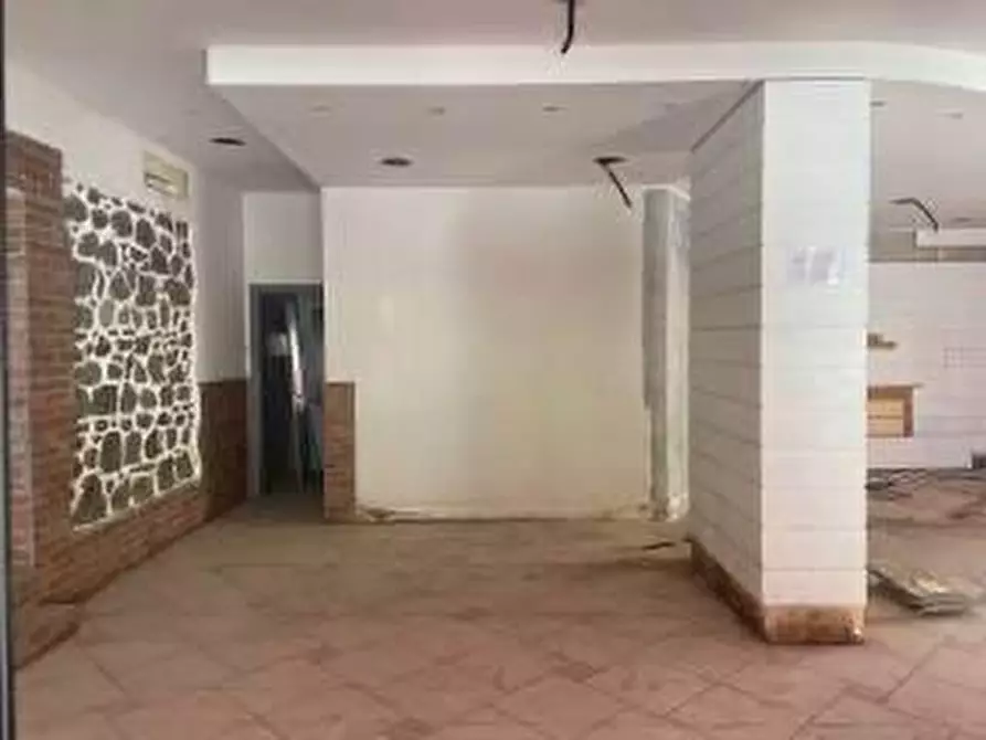 Immagine 1 di Negozio in vendita  a Pistoia