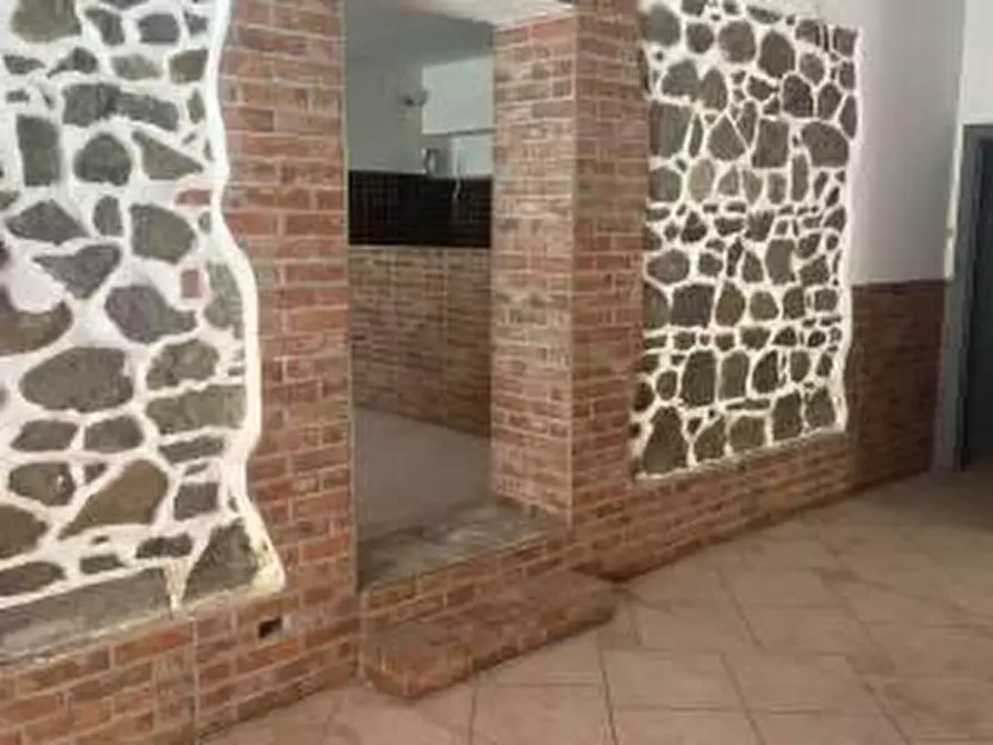 Immagine 4 di Negozio in vendita  a Pistoia