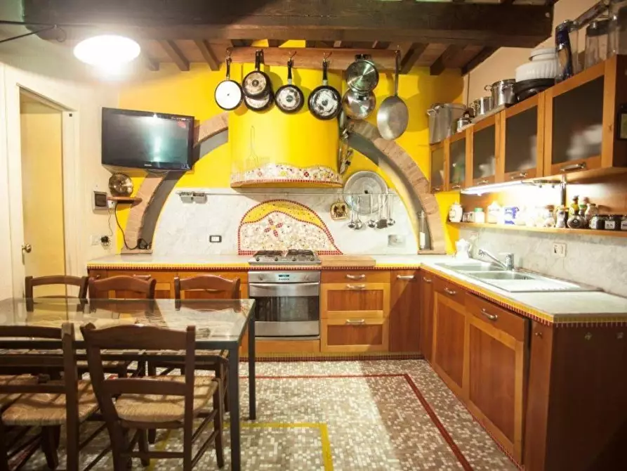 Immagine 9 di Rustico / casale in vendita  a Casciana Terme Lari