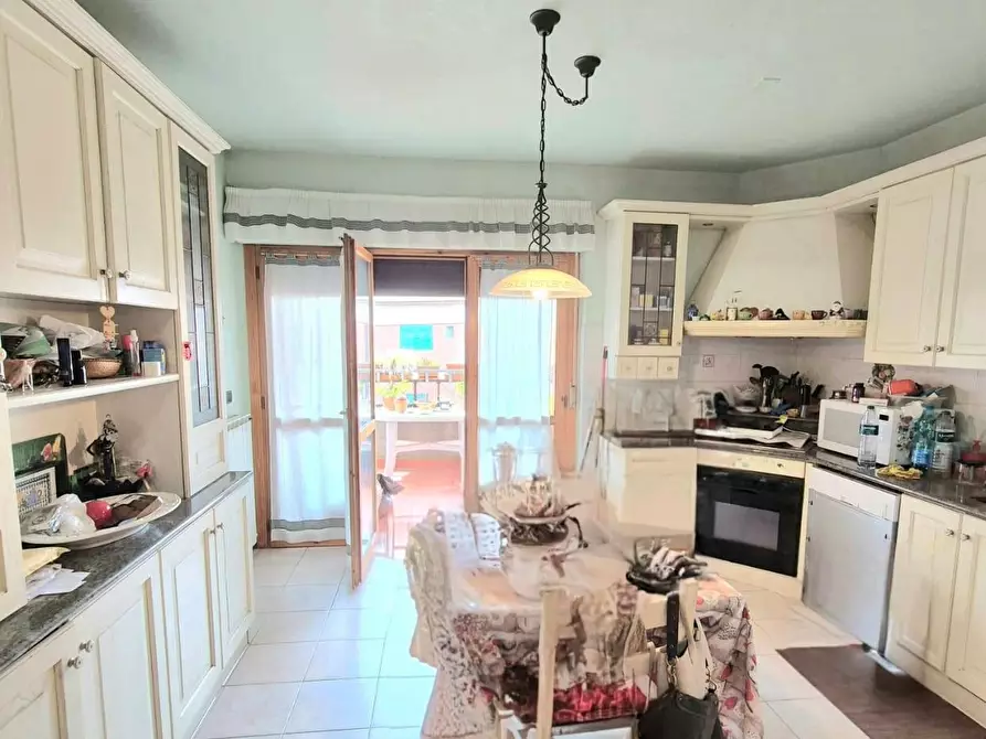 Immagine 9 di Appartamento in vendita  a Carrara