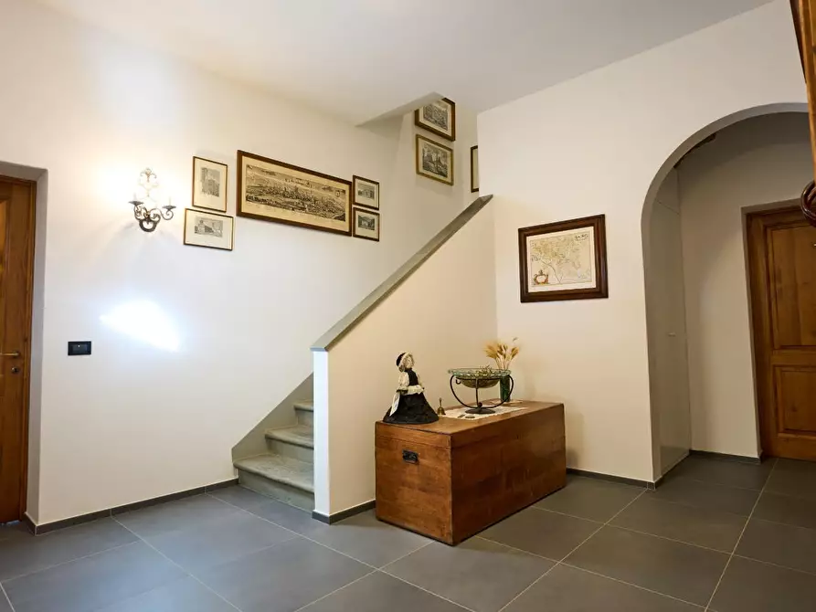 Immagine 11 di Casa colonica in vendita  a Empoli