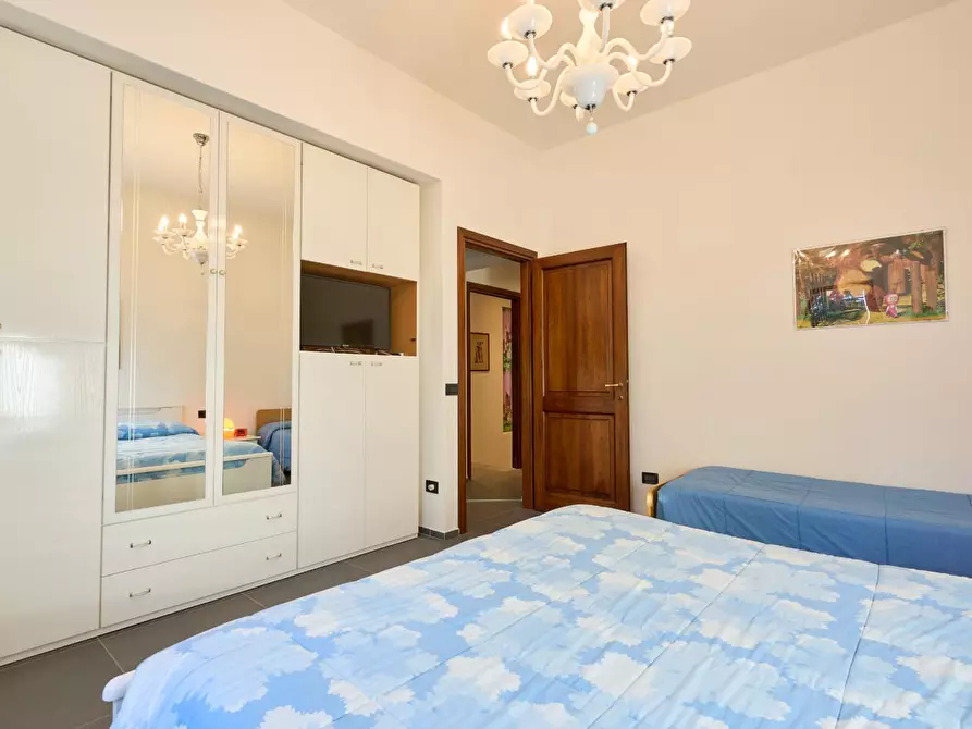 Immagine 15 di Casa colonica in vendita  a Empoli