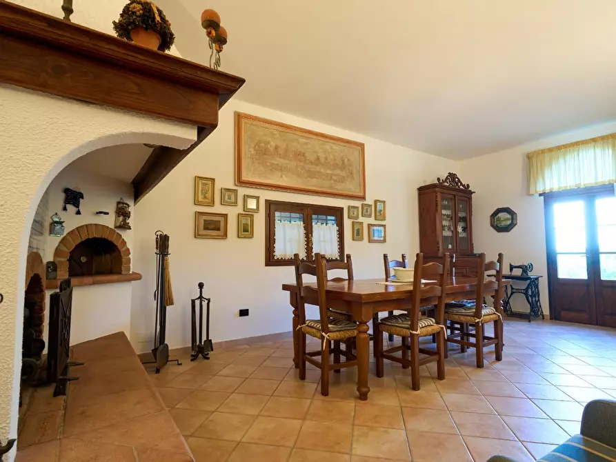 Immagine 9 di Casa colonica in vendita  a Empoli