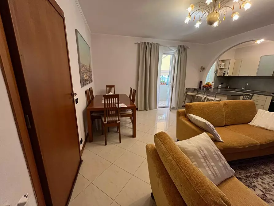 Immagine 3 di Villetta a schiera in vendita  a Massa