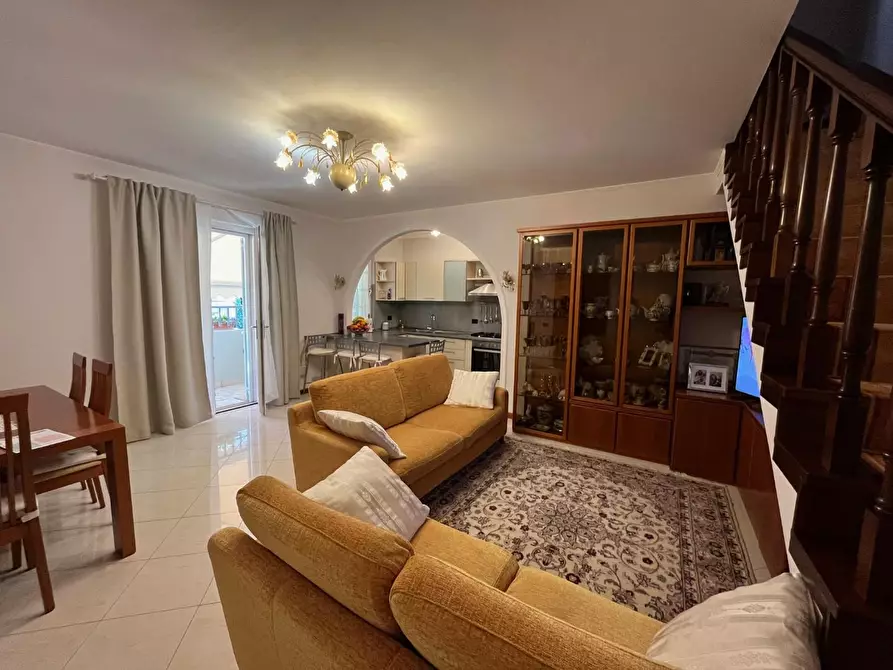 Immagine 2 di Villetta a schiera in vendita  a Massa