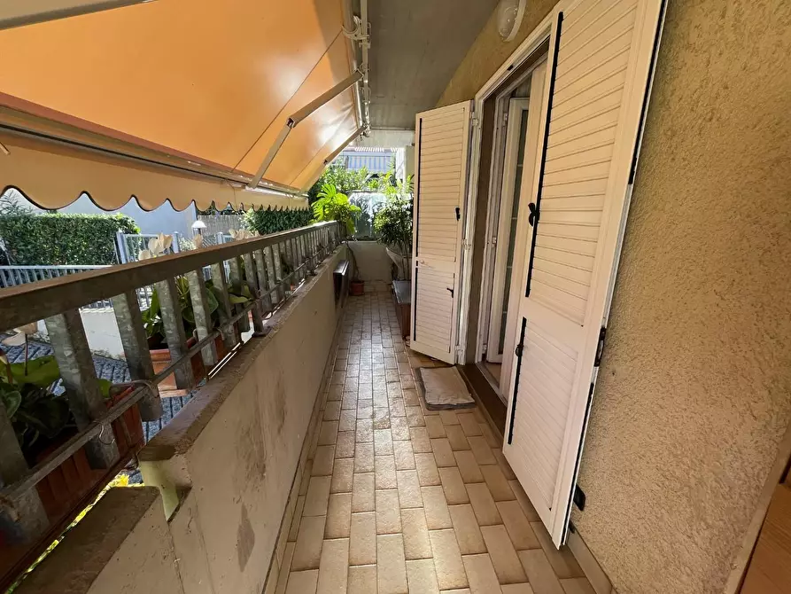 Immagine 5 di Villetta a schiera in vendita  a Massa