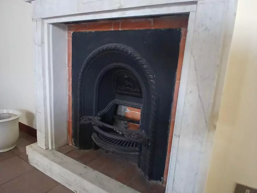 Immagine 23 di Appartamento in vendita  a Livorno