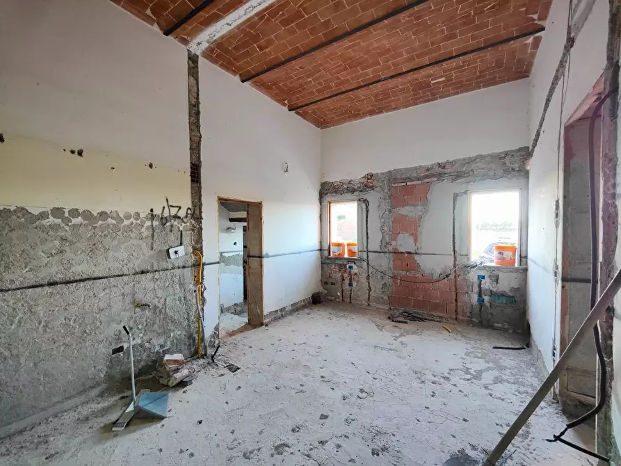 Immagine 38 di Casa colonica in vendita  a Pontedera