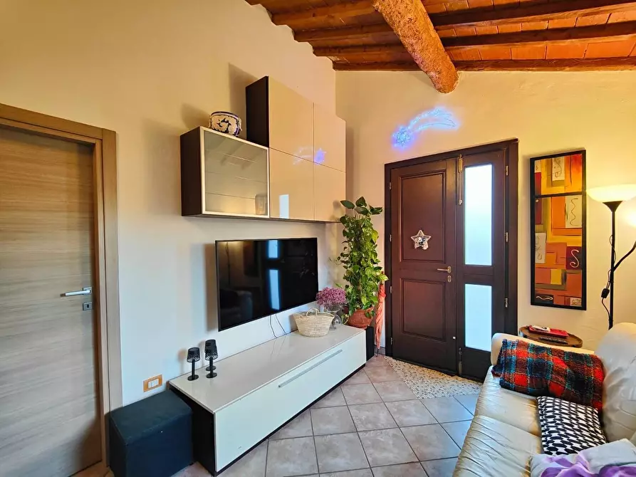 Immagine 12 di Casa colonica in vendita  a Pontedera