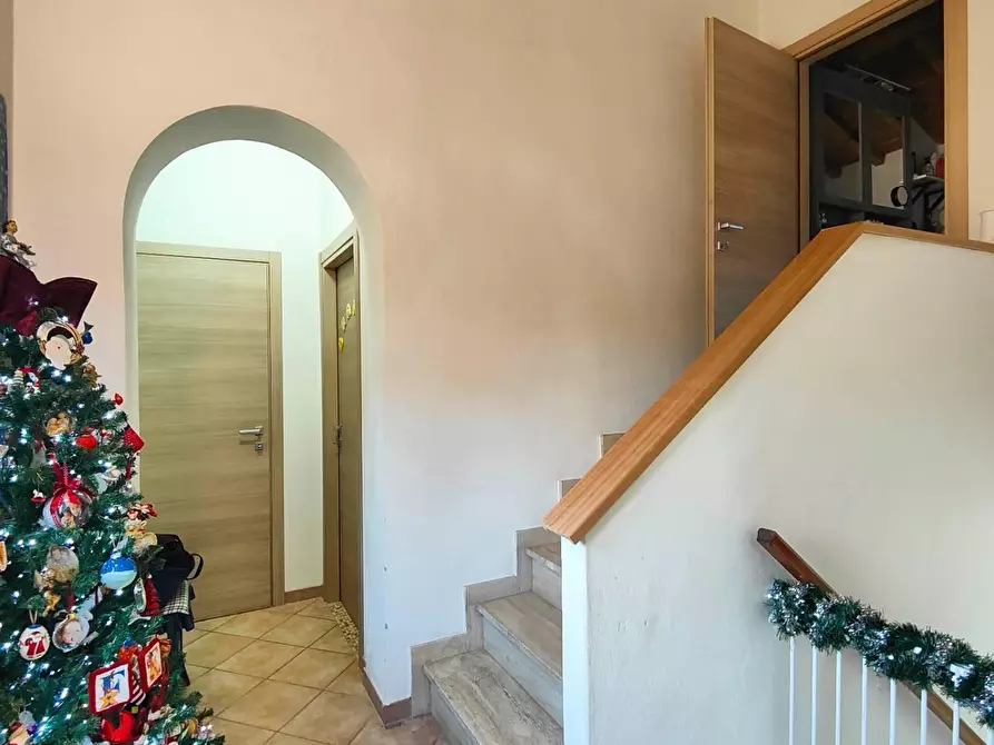 Immagine 21 di Casa colonica in vendita  a Pontedera