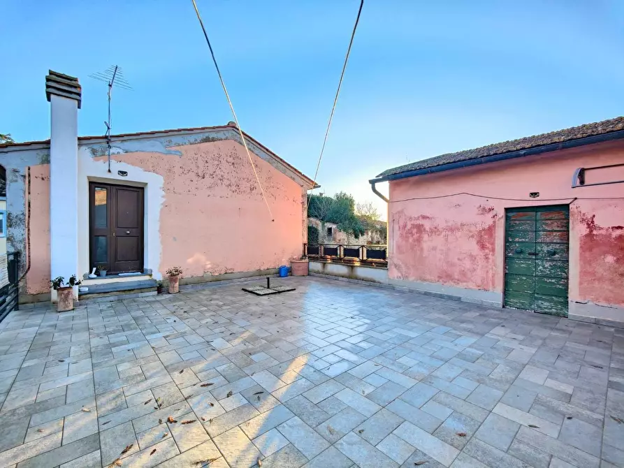 Immagine 30 di Casa colonica in vendita  a Pontedera