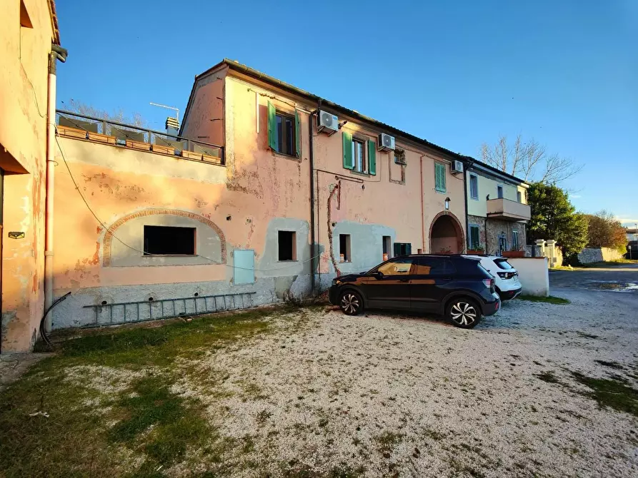 Immagine 50 di Casa colonica in vendita  a Pontedera