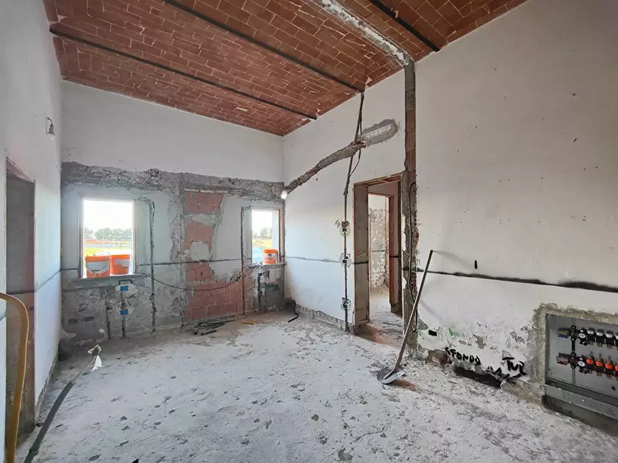 Immagine 39 di Casa colonica in vendita  a Pontedera