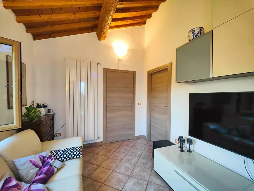 Immagine 11 di Casa colonica in vendita  a Pontedera