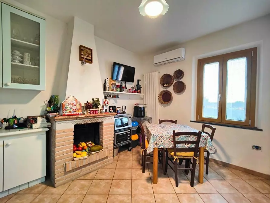 Immagine 6 di Casa colonica in vendita  a Pontedera