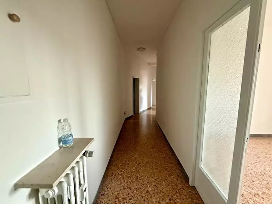 Immagine 5 di Appartamento in vendita  a Siena