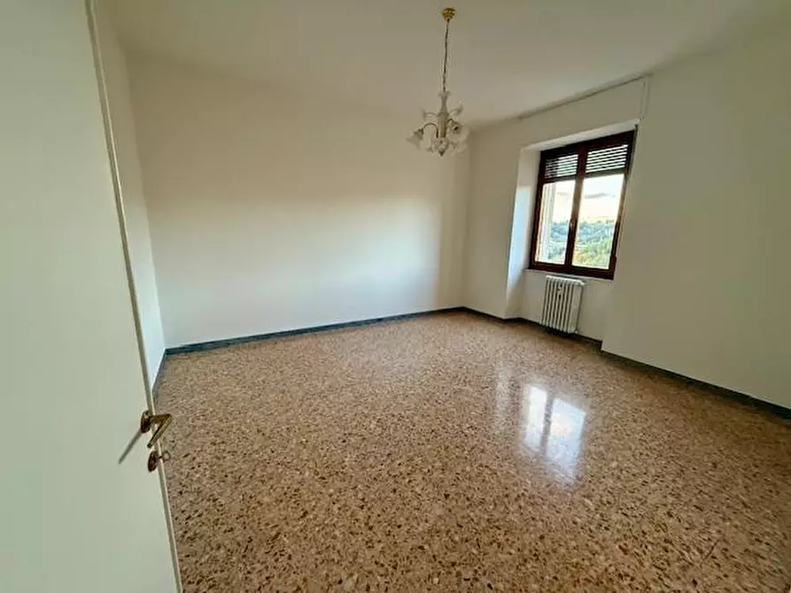 Immagine 16 di Appartamento in vendita  a Siena