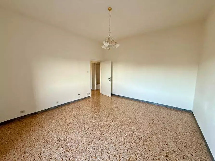 Immagine 19 di Appartamento in vendita  a Siena