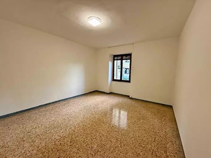 Immagine 23 di Appartamento in vendita  a Siena