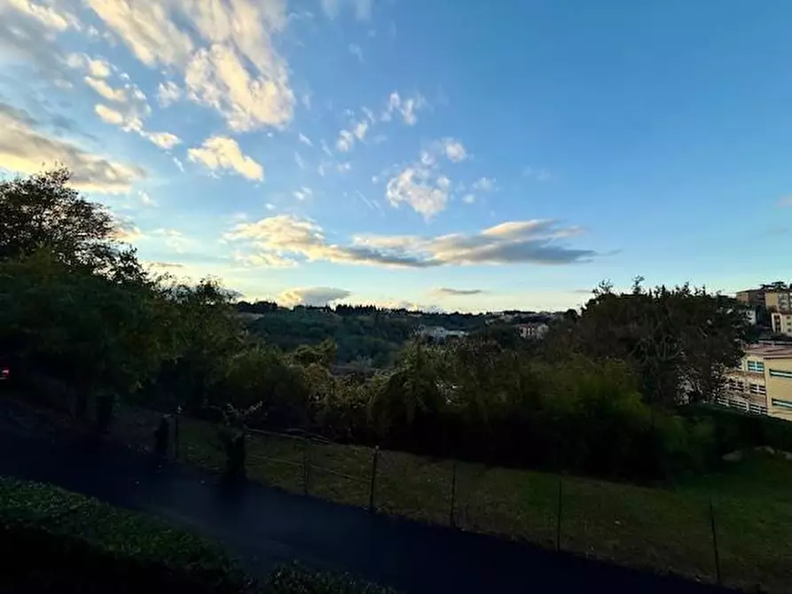 Immagine 10 di Appartamento in vendita  a Siena