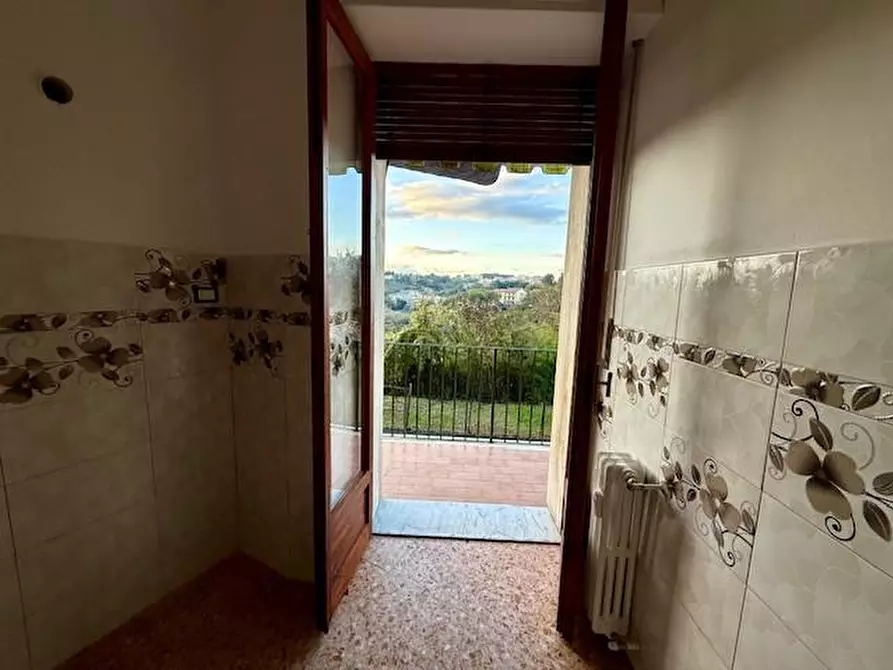 Immagine 9 di Appartamento in vendita  a Siena