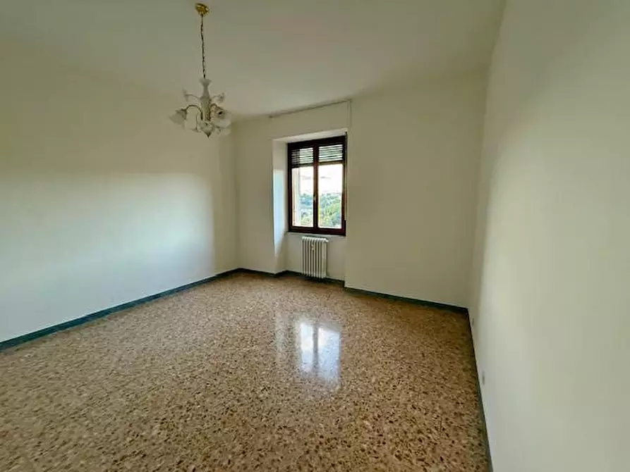 Immagine 17 di Appartamento in vendita  a Siena