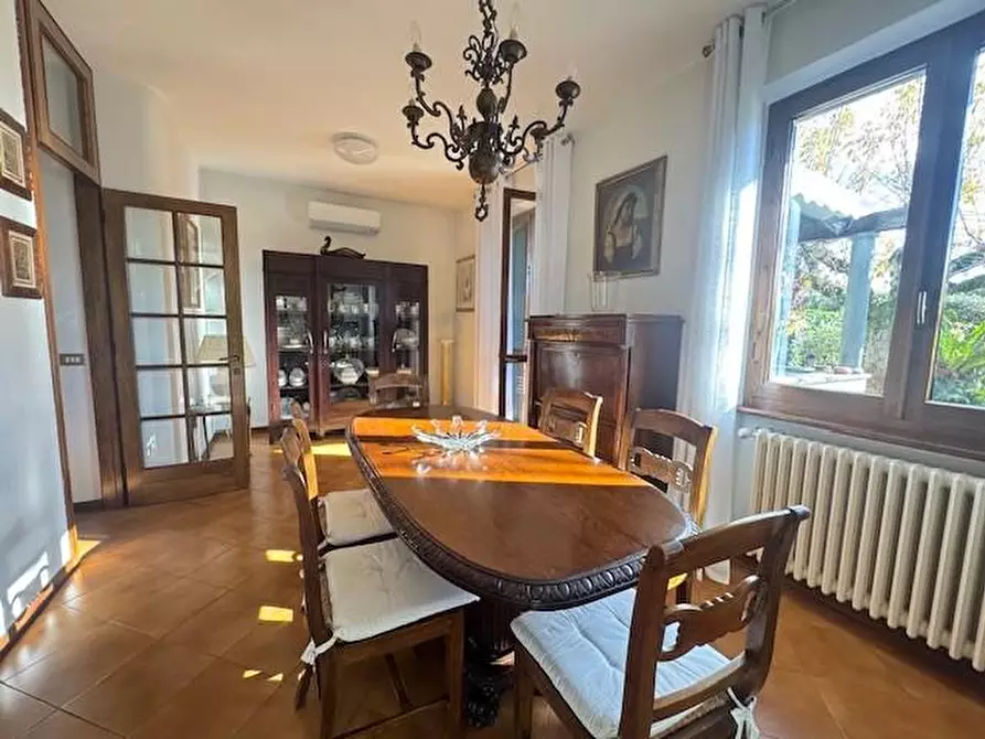 Immagine 9 di Villa in vendita  a Forte Dei Marmi