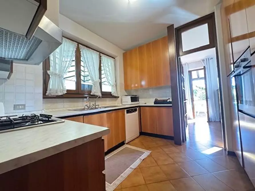 Immagine 15 di Villa in vendita  a Forte Dei Marmi