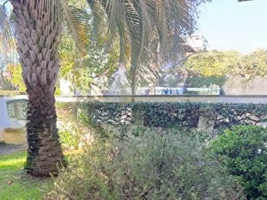 Immagine 25 di Villa in vendita  a Forte Dei Marmi