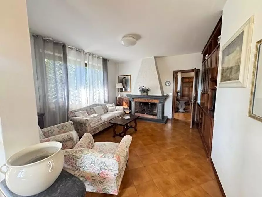 Immagine 12 di Villa in vendita  a Forte Dei Marmi