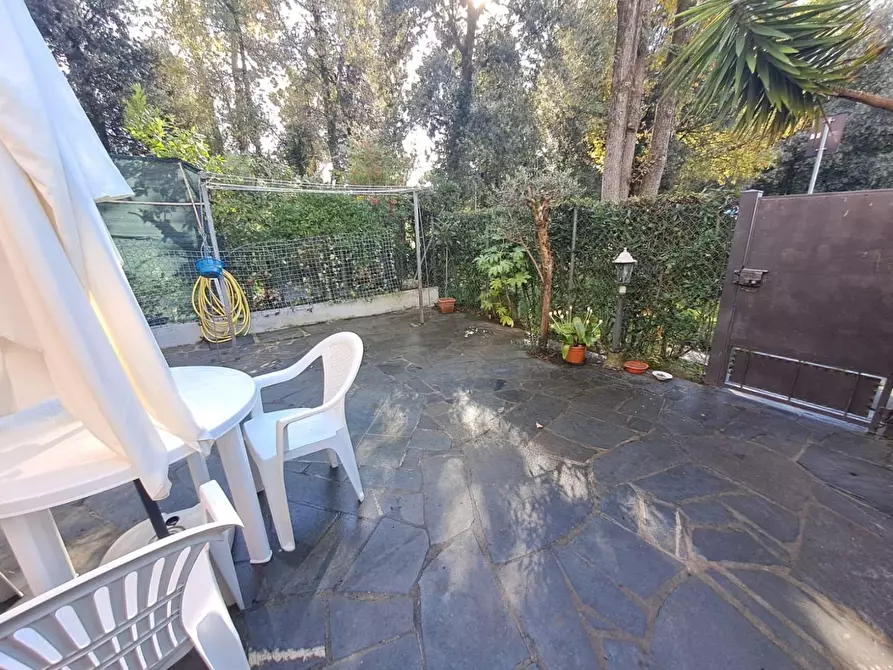 Immagine 35 di Villetta a schiera in vendita  a Forte Dei Marmi